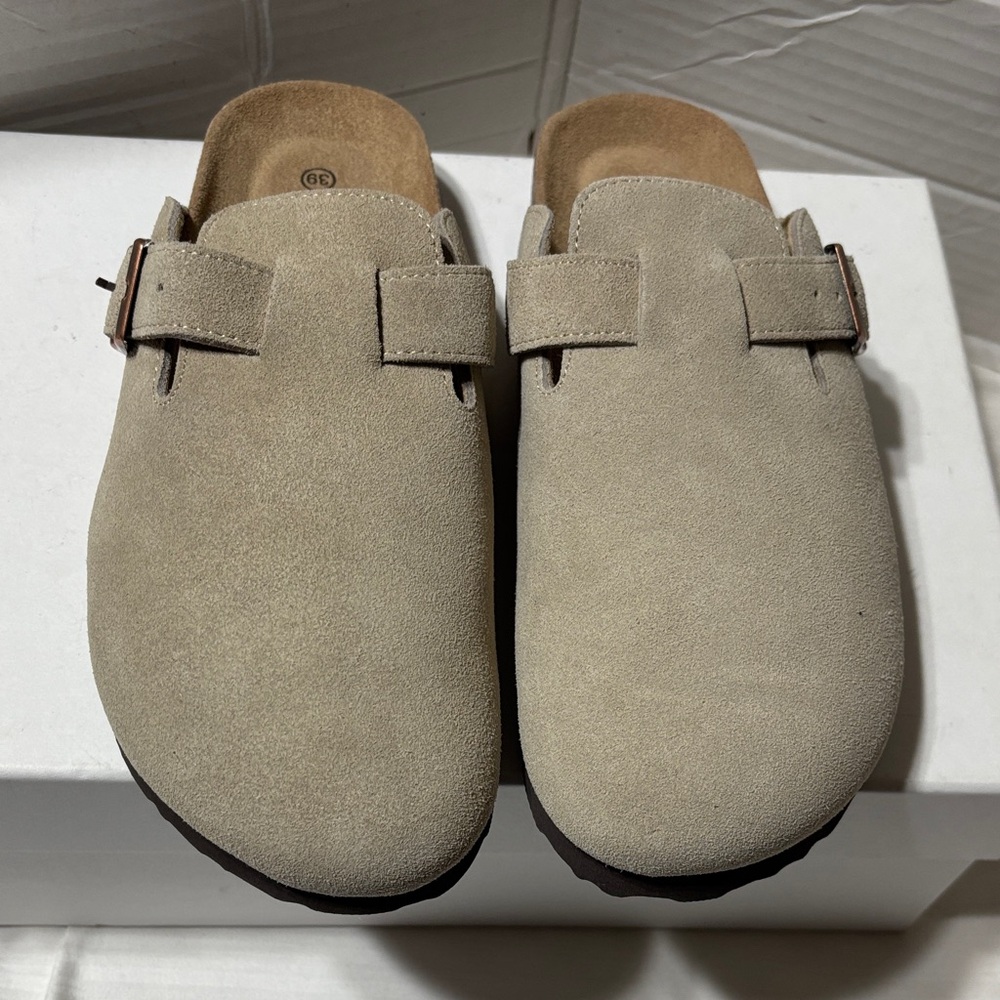 Qomfort suede leather upper clogs with adjustable strap. NWOT